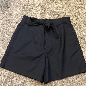 Linen blend Paperbag Shorts